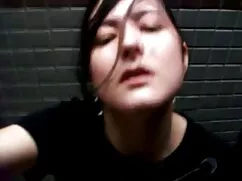Linda chica cojiendo ...