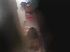 Militar marrón hacie ...