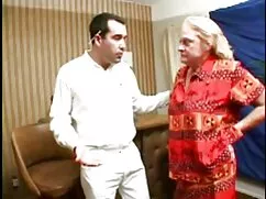 Linda ama de casa de ...